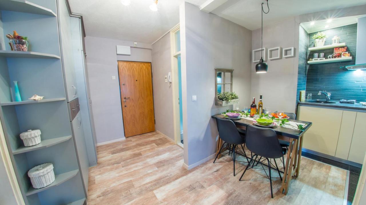 Luxe Living In モスタル エクステリア 写真