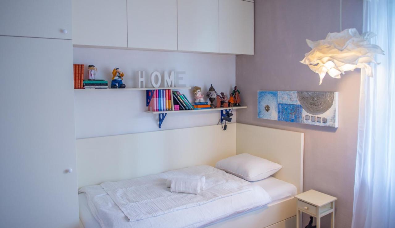 Luxe Living In モスタル エクステリア 写真